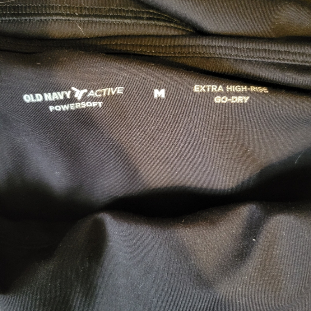 Old Navy Women's Athletic Skort - Picture 2 of 3